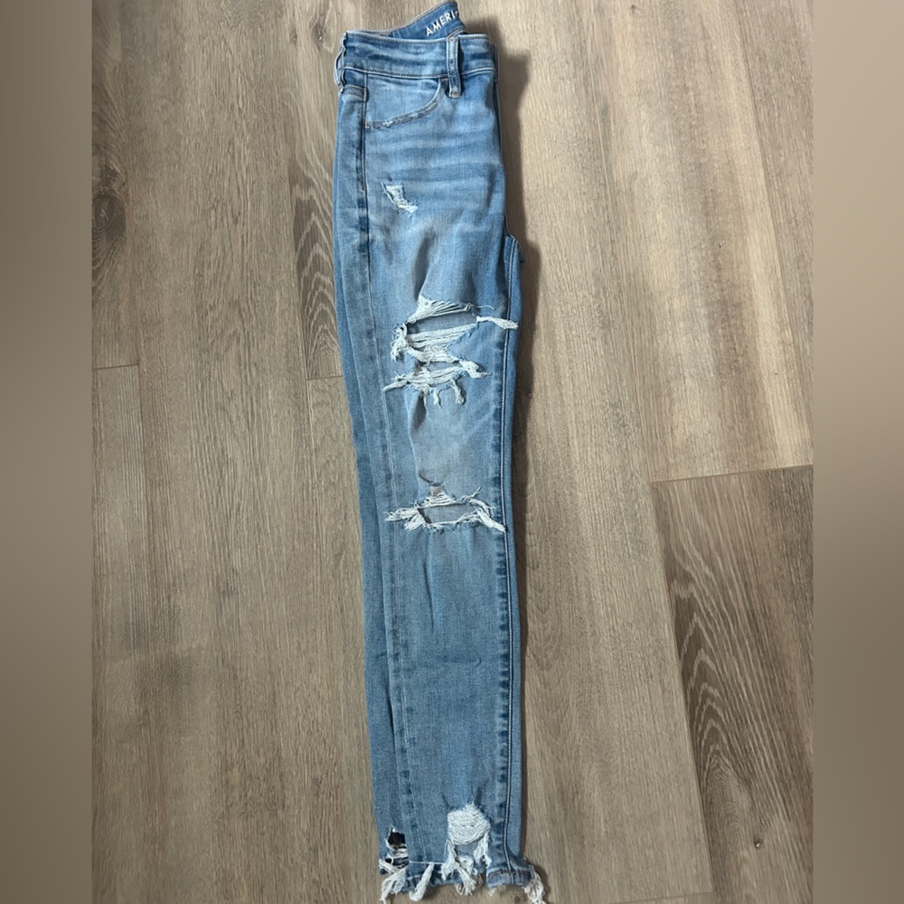 Women’s American Eagle skinny jeans